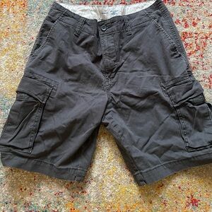 Men’s old navy cargo shorts!